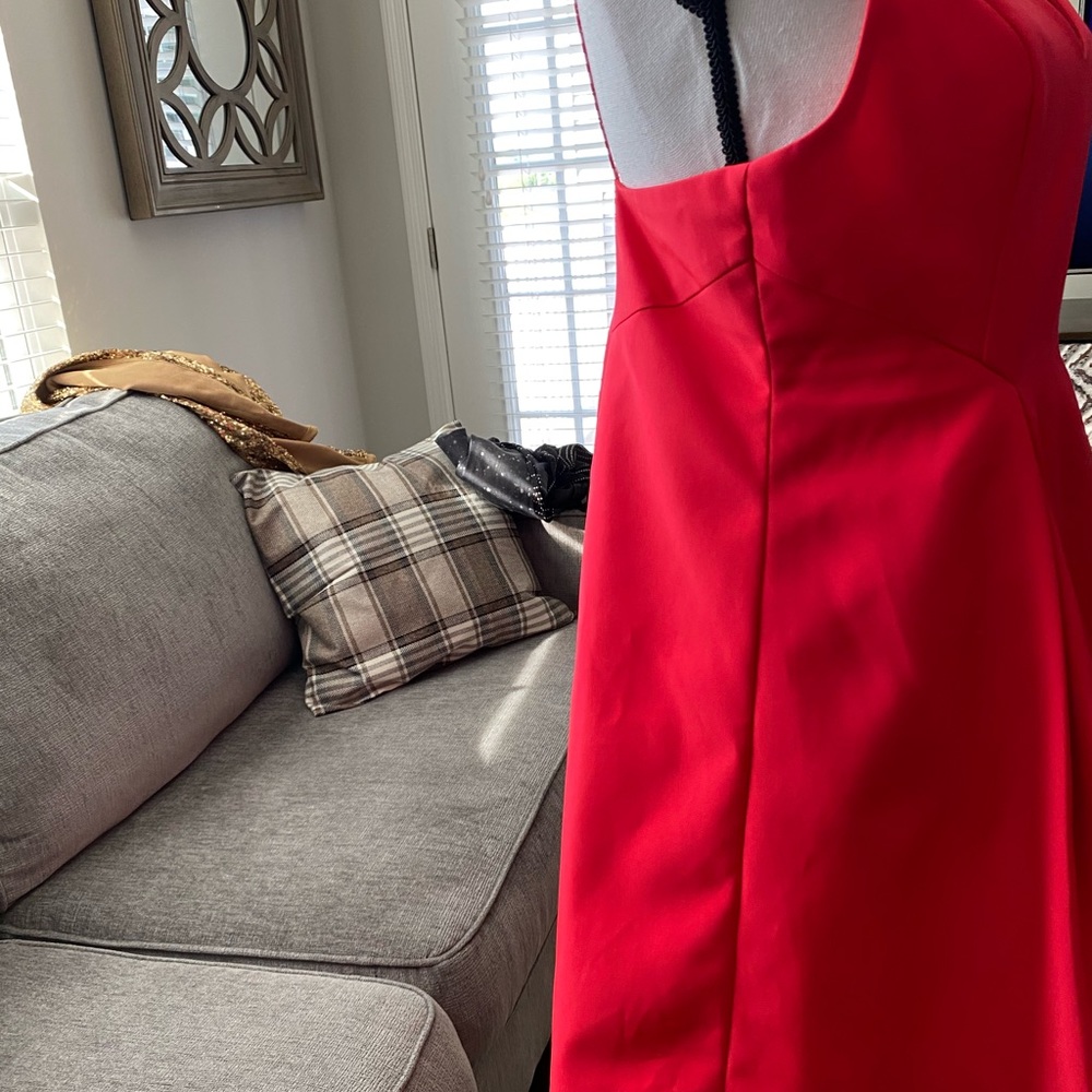 Dress - Picture 6 of 10